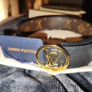 Ladies size S reversable Louis Vuitton belt